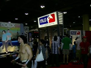 DIGITAL CAMERA DIGITAL CAMERA